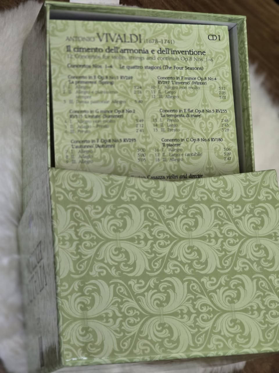 المجموعه الموسيقيه لفافيلدي علبتين اقراص
