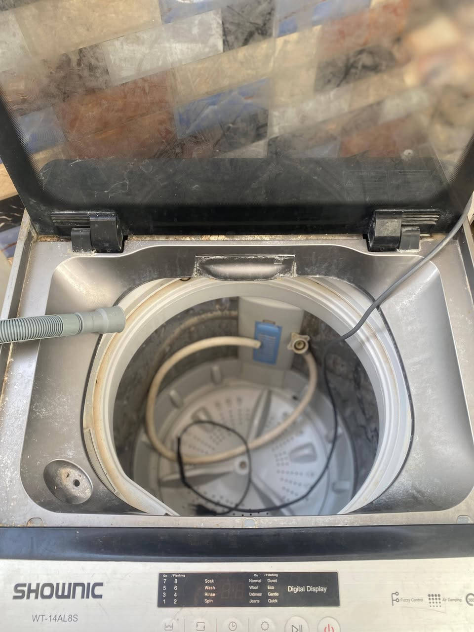 السلام عليكم 
غساله وتماتيك نضيفه وجديده مابيه اي ضرر ولا اي عطل ولا مصلحه تشتغل مابيه شي طبيعي لي يحب يستفسر أكثر خاص . ***********
