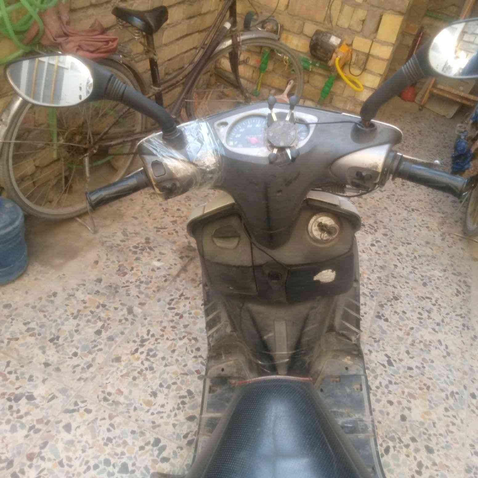 دراجة سكنس نثية ١٤٠ للبيع 
كهربائيات ضوء امامي فقط عالي ناصي واشارة شغال وليس دبل اشاره+بريك امامي خلفي شغال+كفرات جانبي اضرار بسيطة دراجة جناي وانهملت سبب البيع عدم التفرغ للاعتناء بها بسبب الدراسه 
السعر ٥٠٠ قفل اذا تكسر لاتوصل نصيحة لأن تتعب 
للتواصل واتس اب ***********
المكان الشعلة الخطيب الزراعي بغداد, العراق
