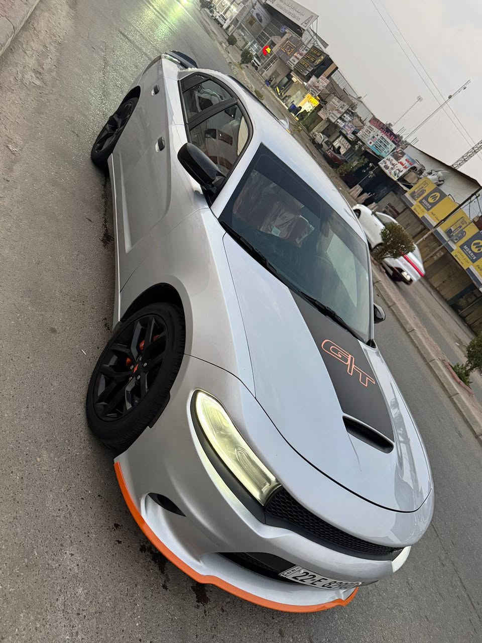 جارجر 2021 Gt اصل سوبر تراك باك 
رقم اربيل باسمي شخصيا ثاني يوم تحويل
ماشية 50 الف مايل 
بدون ايرباك وبدون دواخل كفالة عامة
حادث نص الجاملغ الخلفي ونص الجاملغ الامامي وباب الصدر فقط سطحي صور الحادث مرفقة 
مواصفات 
غرفة دوشمة جديد بشارع النواب بلكاضمية كلفتني 500$ 
بصمة 
تشغيل عن بعد
شاشة كبيرة 
مواصفات ال Gt معروفة 
رقم صاحب سيارة *********** 
بغداد الامين الثانية
