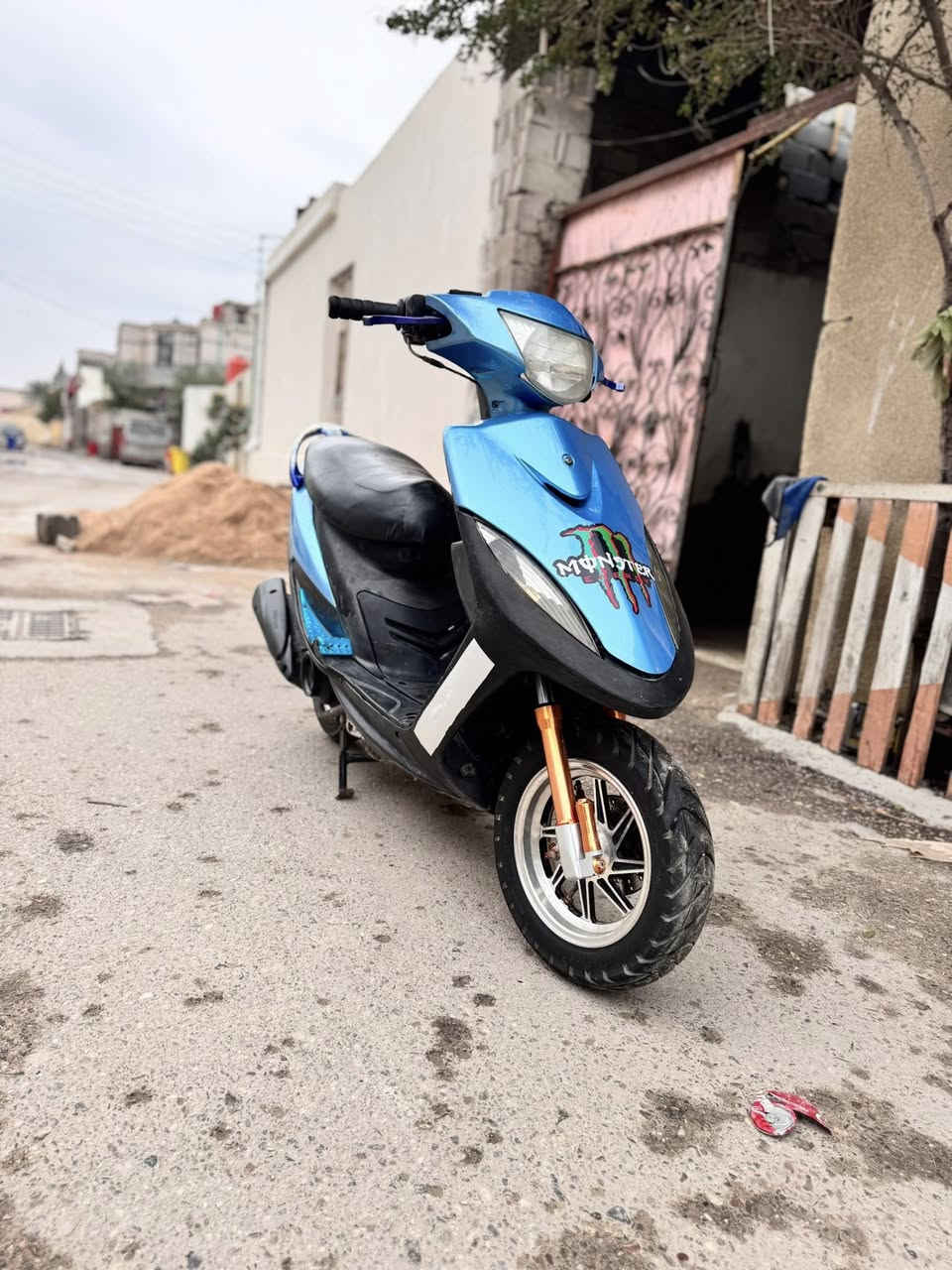 دراجه ماكس عدله   كلها ختم واحد  ويه المكينه  لحيه ترايش  حواضن  كلها ختم واحد  ملاحتها حلوه  شلعه معدل 115كلها شغالا سلف هندر   كلها من كلشي كلها شغالا    الدراجه مكينتها خرسه كلش ما تسمعلها صوت نكره سلف مفتوحه الدراجه   بيها  تزويد هواي صابيع دبل خلفي دبلات امامي ويلات  شيال مكينه تايرات   تزويد خارجي  الدراجه مرتبه  مكاني بصره كرمت علي الطيف  رقمي ***********
