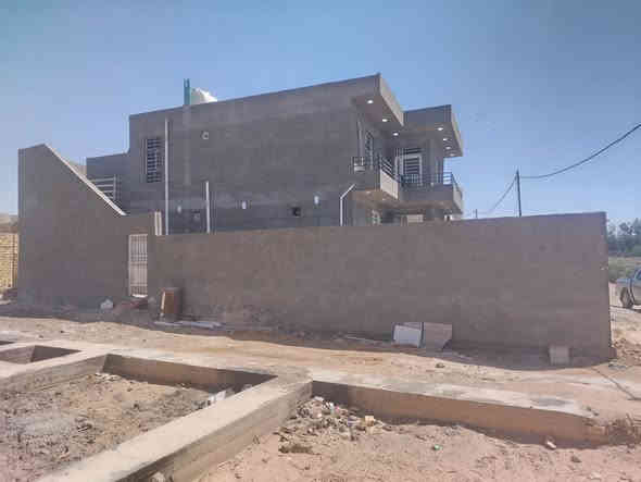 بيت للبيع مساحة ٣٠٠ بناء ٢٠٢٥ جديد طابو عثماني زراعي ملك صرف ام الخيل قرب السكة الارضي براني ٧،٥المطبخ ٥،٥ الصالة ٧،٤ غرف ٢ الحجم ٥،٤ مجمع صحي داخل وخارج فوك شقق ٢ الولة ٢غرف نوم ومطبخ وصحيات الشقة الثانية غرفة وصالة وصحيات ***********
