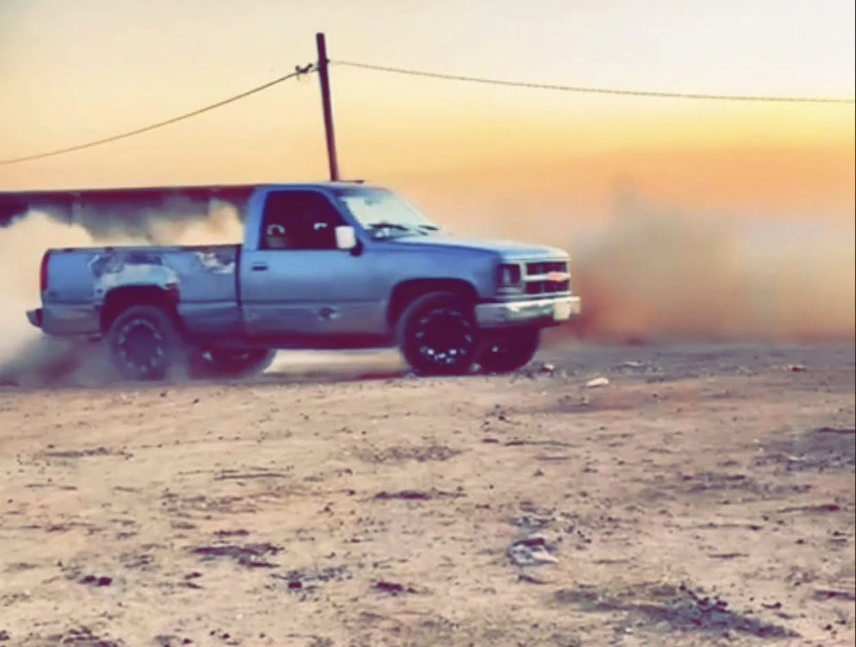 جي ام سي  موديل1988رقم كركوك محرك بطه 3000گير لگزز بودي قصير تاخم طايرات جديد ويل اوفروت يعني جبلي  بس يحتاج صبغ عام مضبوط   سعر 34$. اذا          اذا موشراي لتخابر اخواني  ***********
