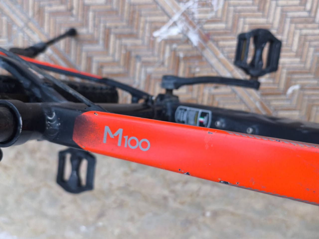 بايك جبلي حجم 27.5 ماركة ترينكس M100 الايطالي
معدن المنيوم اطارات كتان يتحمل وزن ١٤٠ كيلو

بريكات دسك خلفي

السعر 180بي مجال  
رقم الهاتف:***********
وأشتريتة 450ألف الله شاهد وهاي الصورة دليل
وباقي التفاصيل ب الخاص
