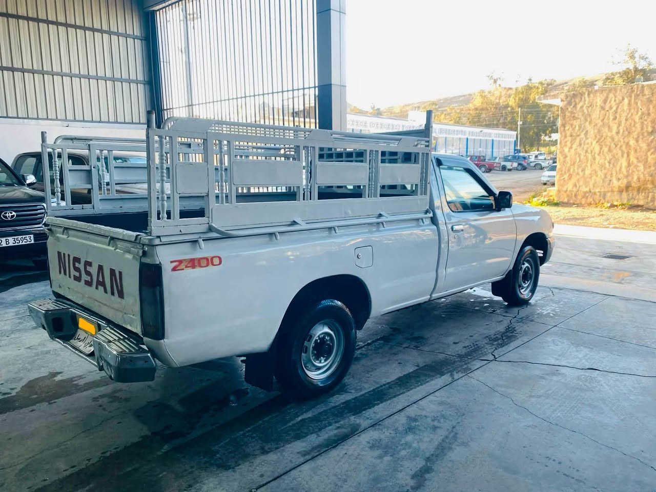 سڵاوی خوالەهەموو لایەک..🤚
نیسان تاک2001به س ته بريته 
5قولاب
 سه نه وي 2021بە سە ر چوە بە س ژینگە ی پیشتری دراوە 
 گێرو مەکینە بەشەرتی 100فیتەر
حيزام بوياخه پيشي ده عمي نيه ناوشاني جوانه هه يكه لي جوانه 
شانسی لۆک
سیارەکە ماڵی دۆستە نرخی لەخوار هەموو بازاڕەوەیە
سعر:78
شوێن :کۆیە كويسينجاك, أربيل


**إذا كنت صاحب هذا الإعلان وتريد حذفه لأي سبب، رجاءا أرسل رسالة إلى الدعم الفني**