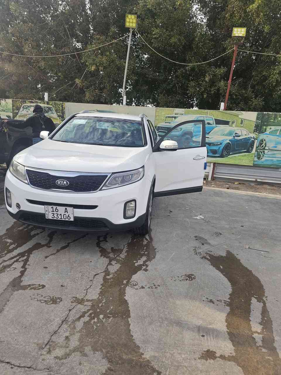 السلام عليكم سورنتو 2015 خليجي
6 سلندر فول مواصفات 

كير ومحرك تبريد تدفئه كفاله 
بيها صبغ ٤ قطع 
هزه وسنويه ورقم قادسيه جديد وباسمي تحويل مباشر 
شاشه
٧راكب
منضومه غاز بيها 
حداديه جديده 
تخم تاير جديد 
وترايها وين ما يعجبك 
السعر ١٥٥ وبيها مجال بسيط 
***********واتساب
