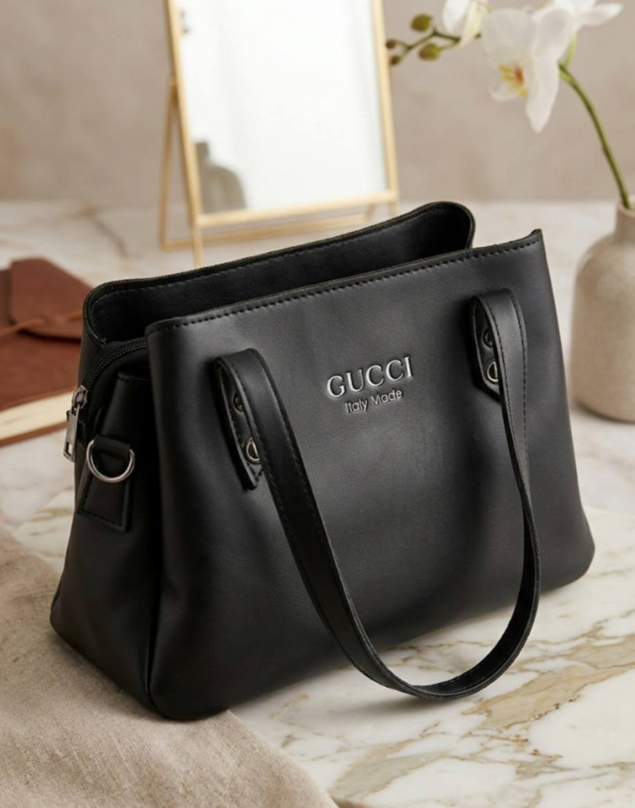 #حقائب نسائية 👜 كوالتي عالي 
سعر القطعه/ 5 الاف وبس 🔥🔥 
يوجد توصيل داخل الحله والمحافظات


**إذا كنت صاحب هذا الإعلان وتريد حذفه لأي سبب، رجاءا أرسل رسالة إلى الدعم الفني**