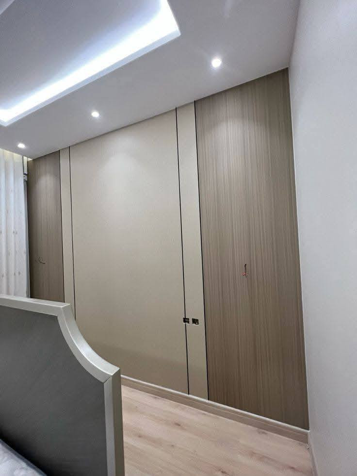 مستعدون لعمل جميع انواع الديكورات
 صبغ الدور
 سقوف ثانويه
 وتغليف الجدران
 جبسن بورد
 سحبات مع ورق جدران
 عمل جميع انوار الديكورات المودرن والملكي
 بديل الخشب وبديل الرخام وباركي خشب تركي جميع الديكورات كرستة وعمل
 للاستفسار والعمل مراسله الصفحه❤️***********) (***********
