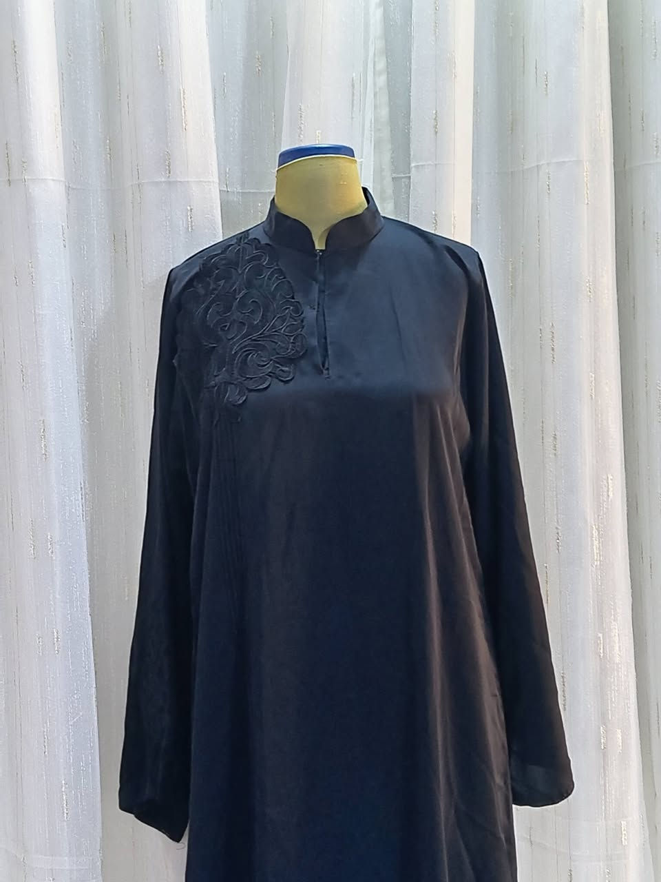 السلام عليكم توفرت شلعة ٣٥ عبايه خليجيه السعر ٢٠٠ ألف
هاي صور بعض القطع
إلي يريدهن يتواصل على الخاص
@إشارة


**إذا كنت صاحب هذا الإعلان وتريد حذفه لأي سبب، رجاءا أرسل رسالة إلى الدعم الفني**