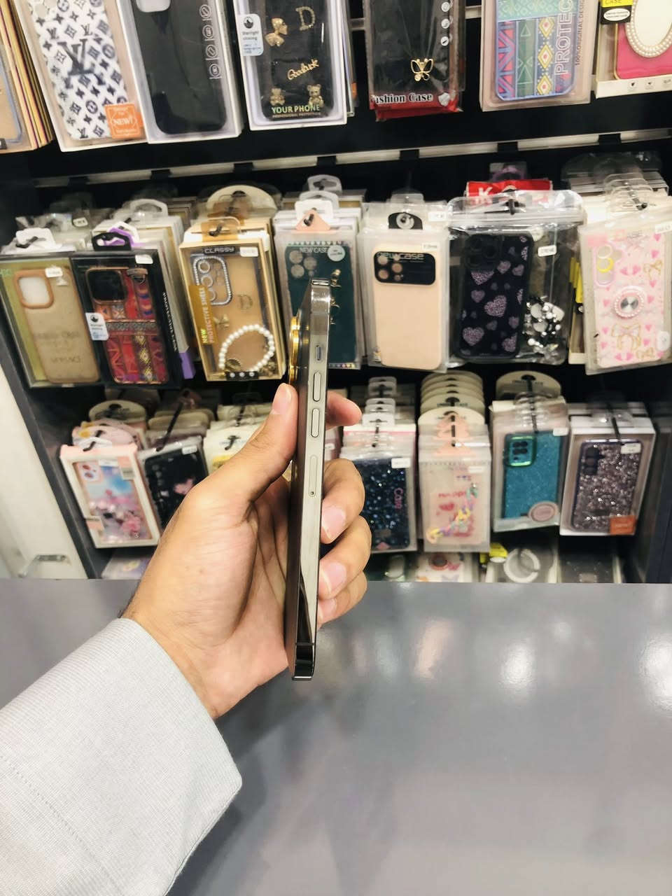 ايفون 13ابروماكس بلادي 

ذاكره 256

بطاريه 96

بدون اي مشاكل

سعره جوه سوك بلاش 660الف قفل 
عنوان تكريت شارع زهور مقابيل مركز النمور 
هاتف ***********
