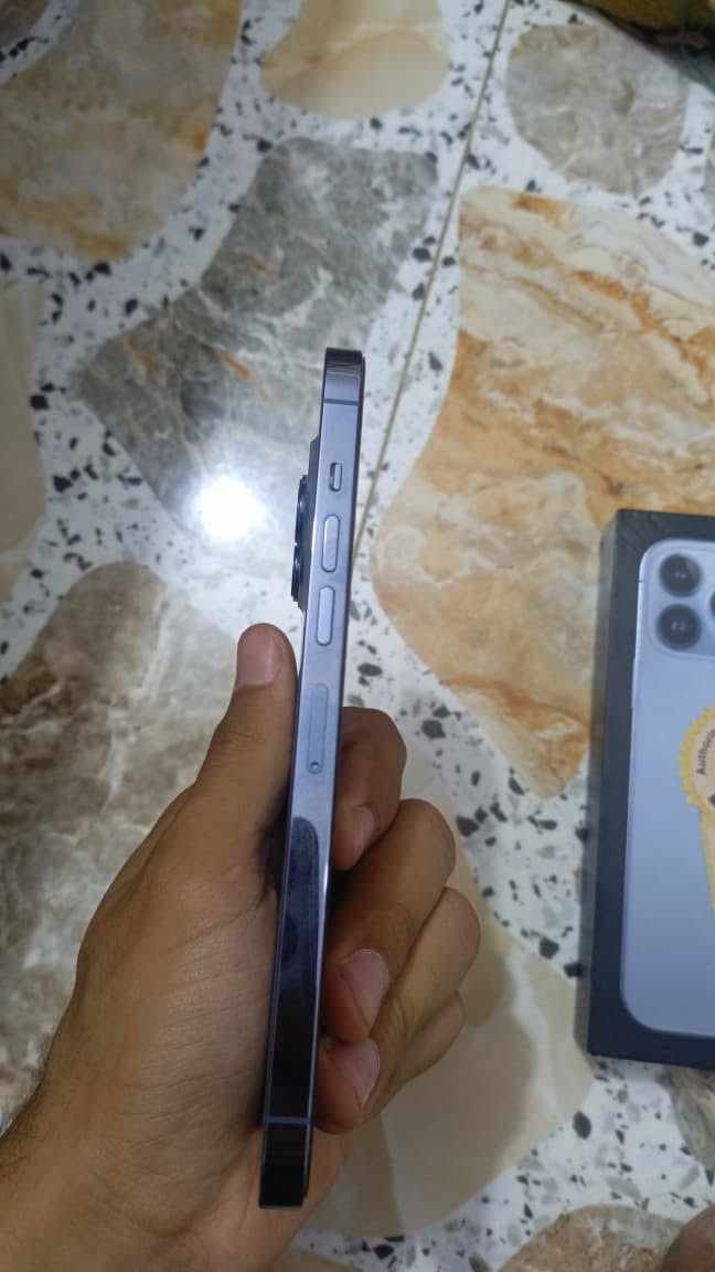 ١٣ برو ماكس ٢٥٦ بطاريه ٧٩ بلاديه الجهاز غير مفتوح نضيف جدآ شرق اوسط ملحقاته كارتونه وشاحنه وكيبل وكفر ٦٨٠ 
ديالى بعقوبه 
***********
