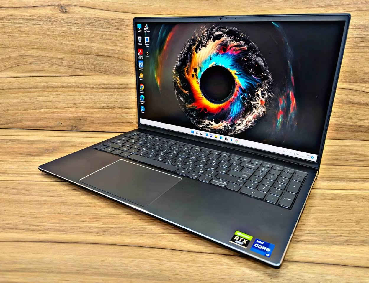 السلام عليكم
لابتوب كيمنك للبيع 
لابتوب Dell Vostro 7620    (جيل الحادي عشر) للبيع 
المعالج core i7 -11800H (الجيل حادي عشر)
الرام  (ddr4)  حجم 16GB  قابل للتطوير
الهارد (Ssd) 512 ssd  m.2  اللي يعتبر من اسرع انواع الهاردات 
كرت الشاشة الخارجي (Nvidia Geforce RTX 3050 ) حجم 4 كيكا 
الشاشه حجم 16.0 انج ضد التوهج  والانعكاس 
نظافة تصل الى 98% 
باتري ليثيوم 6 خلايا شحن سريع 135 واط وشاحنته الاصليه 
  كيبورد ضوئي لون احمر  ليزري وبيهه منفذ تايب سي ورام وسيم كرت وكامره دقة 1080 الحاسبه مستخدمه شي قليل شخط واحد ‏ مابيه
بطارية 5 ساعات أو اكثر وحسب الاستخدام 
 بطارية قوية 🔋
  ‏وزن الابتوب خفيف ومناسب للتنقل
  ‏+
  ‏هدية 🎁
(ماوس+شاحنة اصلية 135W شحن سريع)
+++
هدية مع الابتوب
3 العاب+لعبة ببجي 120 فريم 
  ‏+
برامج
Microsoft office 2025
AUTOCAD 2025
PHOTOSHOP 2025

وافق ادمن❤️❤️
واتساب ***********‬‏
