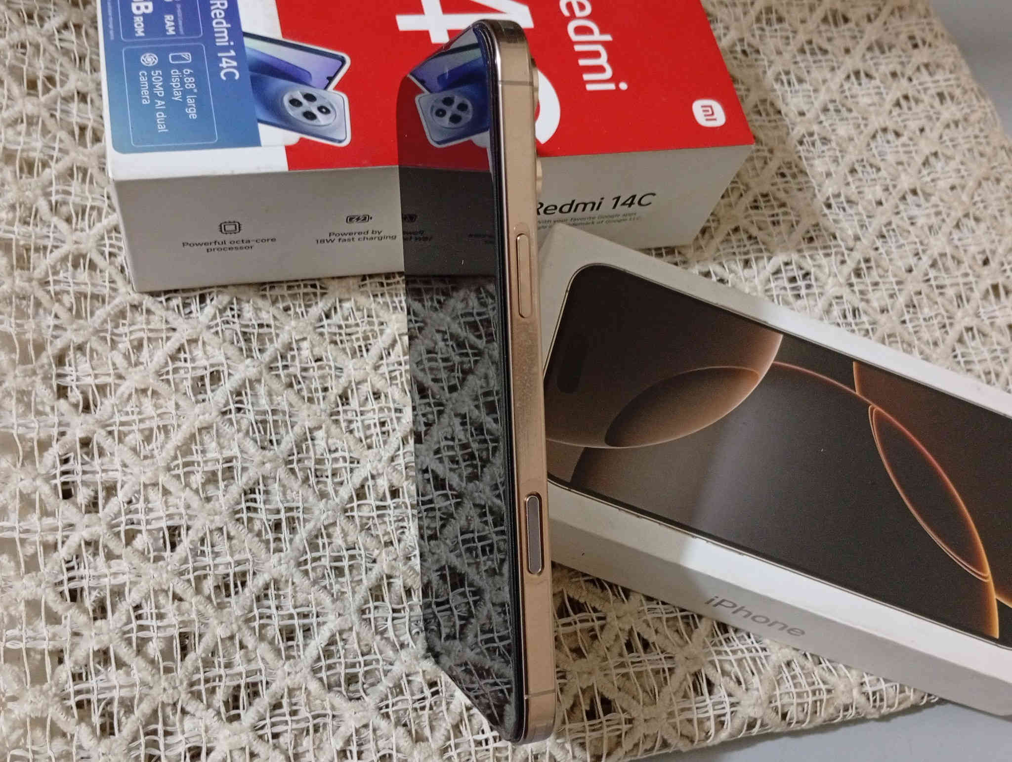 السلام عليكم بيع مستعجل
ايفون📱 ios 16 Pro max ✨

#لون ذهبي( golden )

#الصنع إماراتي مقلد "درجة عليا "

#ملحقات الجهاز الأصلية (كفر/ لاسق شاشة / شاحن كيبل ) 

  دبل سيم كارت 

''الجهاز بعده بل كارتون استعمال بسيط جدا ''

#سعر210ألف  وبي مجال بسيط  

#للتواصل واتساب فقط***********

#مكاني بابل /حلة

#ملاحظة اذا مو شراي لا تكسر بل جهاز رجاءا
