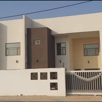 مجمع الاميرات الاولى • ٣٠٠م • سند حر