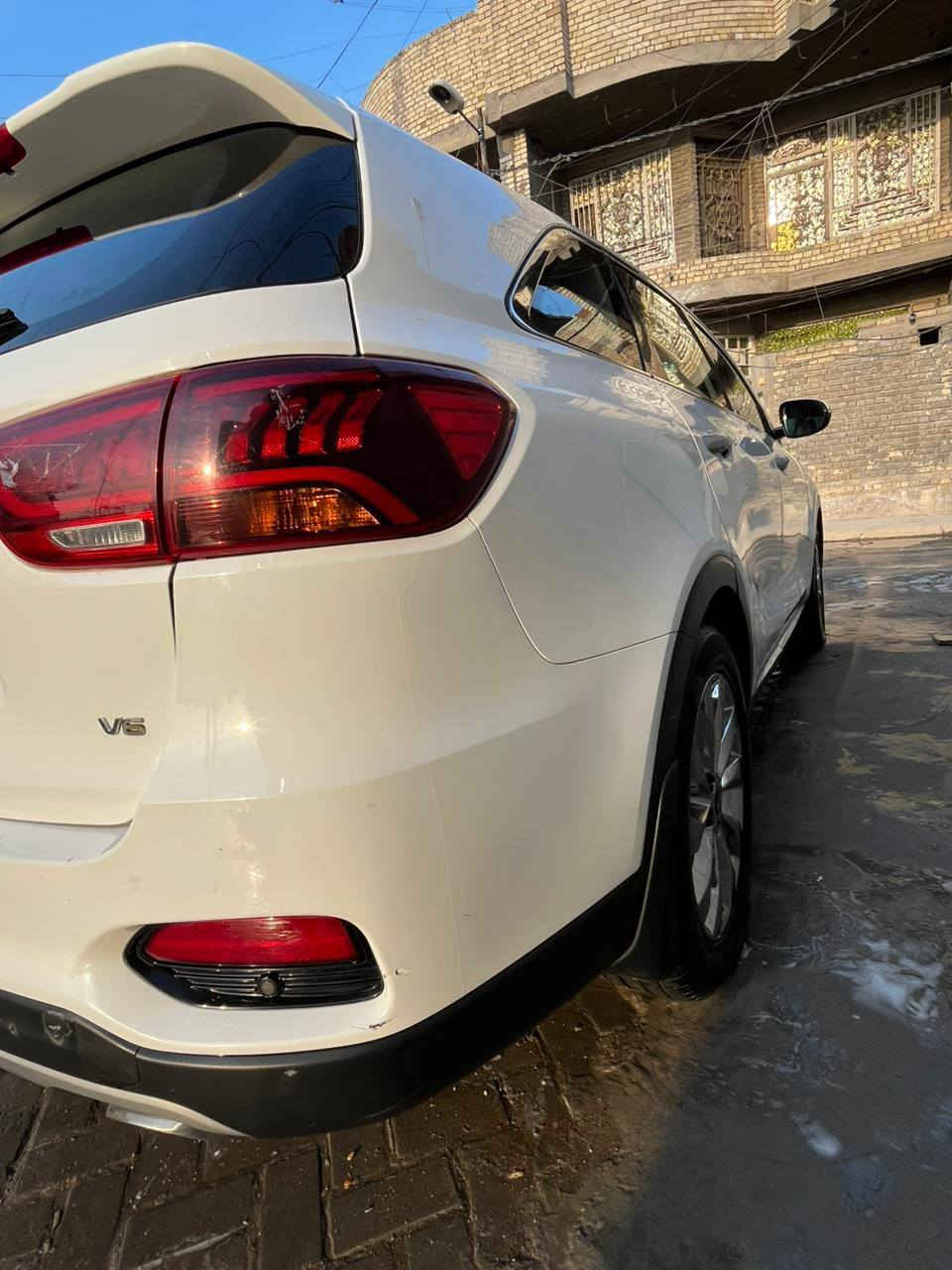 السـلام عليـكم
سورنتو موديل 2019 خليجي 7 راكب
ماشيه 88 الف 
لون ابيض 
مواصفـات السيارة نص فول
قماره حديد 
سايد بريك رجل 
٣ قطع تبريد 
مكينة 3500 كفاله 
كير كفالة 
بصمة ابواب وترحيب عند الاقتراب 
صندوق كهرباء 
سيارة جاهزه 
السيارة بيها بارد باب العبري وباب الورة قليل وباقي ع حالة بدون صبغ 
مكاني بغداد مدينة الصدر 
الاستفسار اتصل ع رقم 
***********
