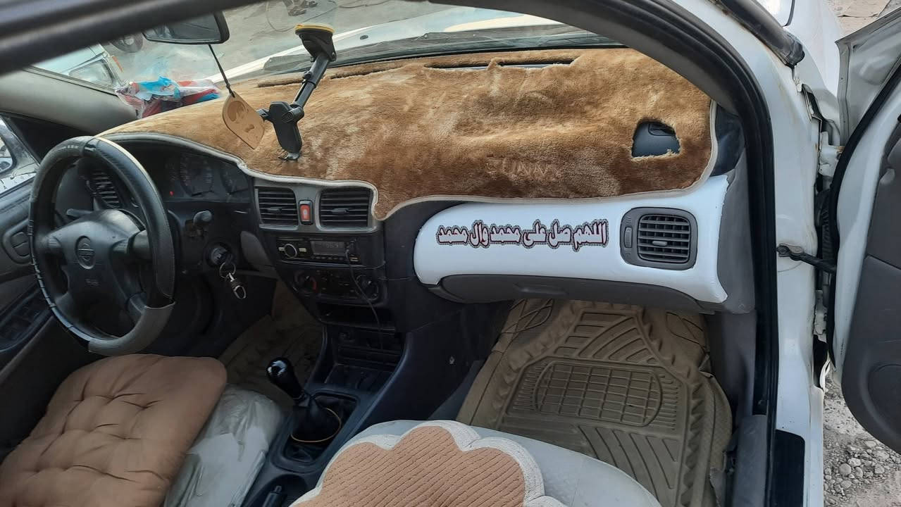 سياره سني موديل 2002 رقم بغداد بسمي بيه ٣ قطع سياره مال جناي نافضها كله صدر جديد باتري جديد دينمو جديد سلف جديد منضومه تبريد جديد بيه شوي تكحيلات يرهم مراوس بكورلا 2008 او 2009  اذا بيه شكم قطعه عادي السعر 73بيه مجال 
***********
