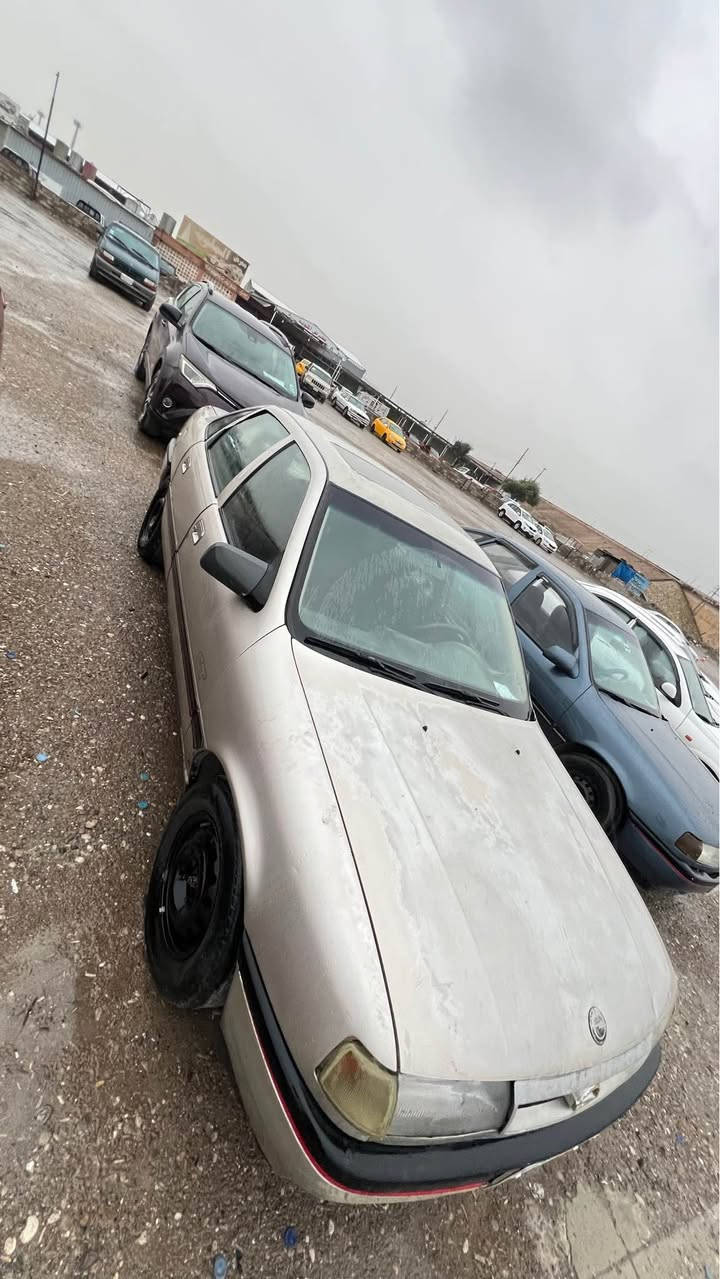 ڤكترا موديل1990 محرك 20 بيها ضربه چاملغ بدون دواخل سنتر لوك نظام ABS  سقف سلايد شغال جام كهربائي سنويه ساقطه عليها غرامه ينزل من السعر بيها وات ساب *********** مكان كركوك كركوك, العراق
