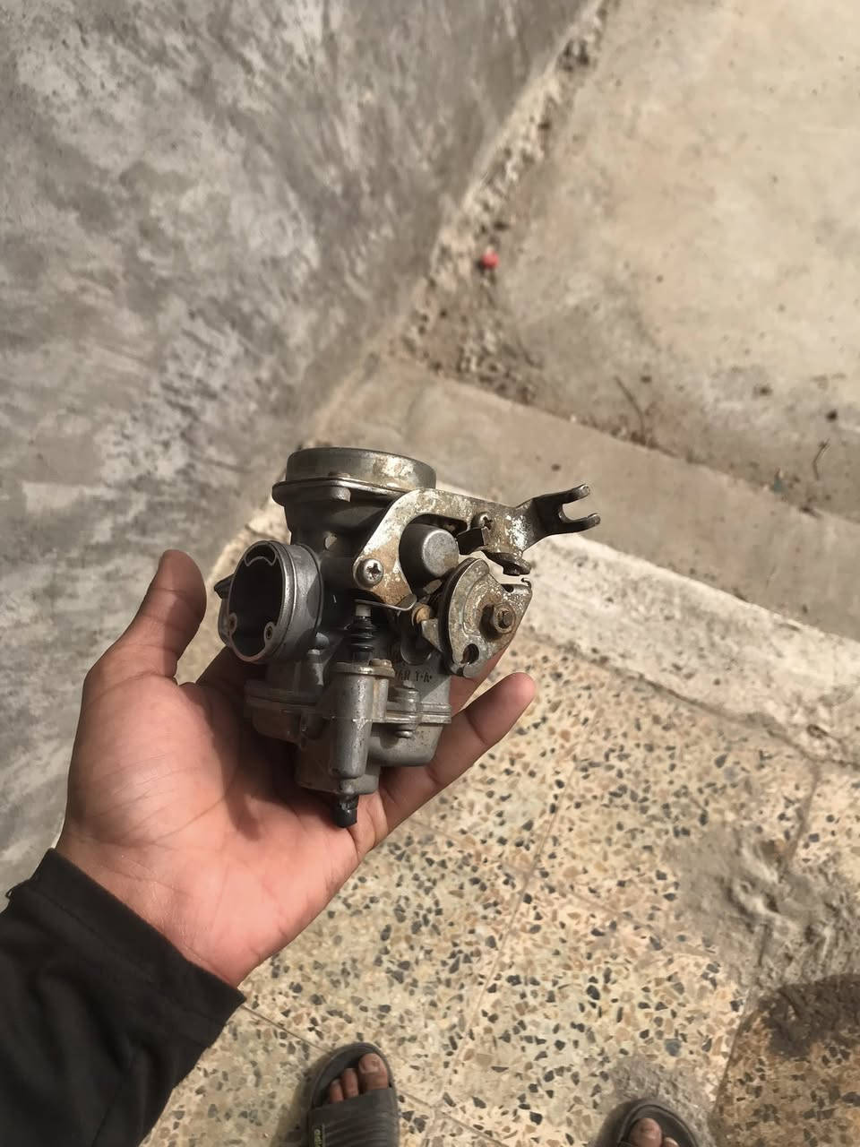 السلام عليكم كابريتر ماكس للبيع يرادلها برغي سلولي


**إذا كنت صاحب هذا الإعلان وتريد حذفه لأي سبب، رجاءا أرسل رسالة إلى الدعم الفني**