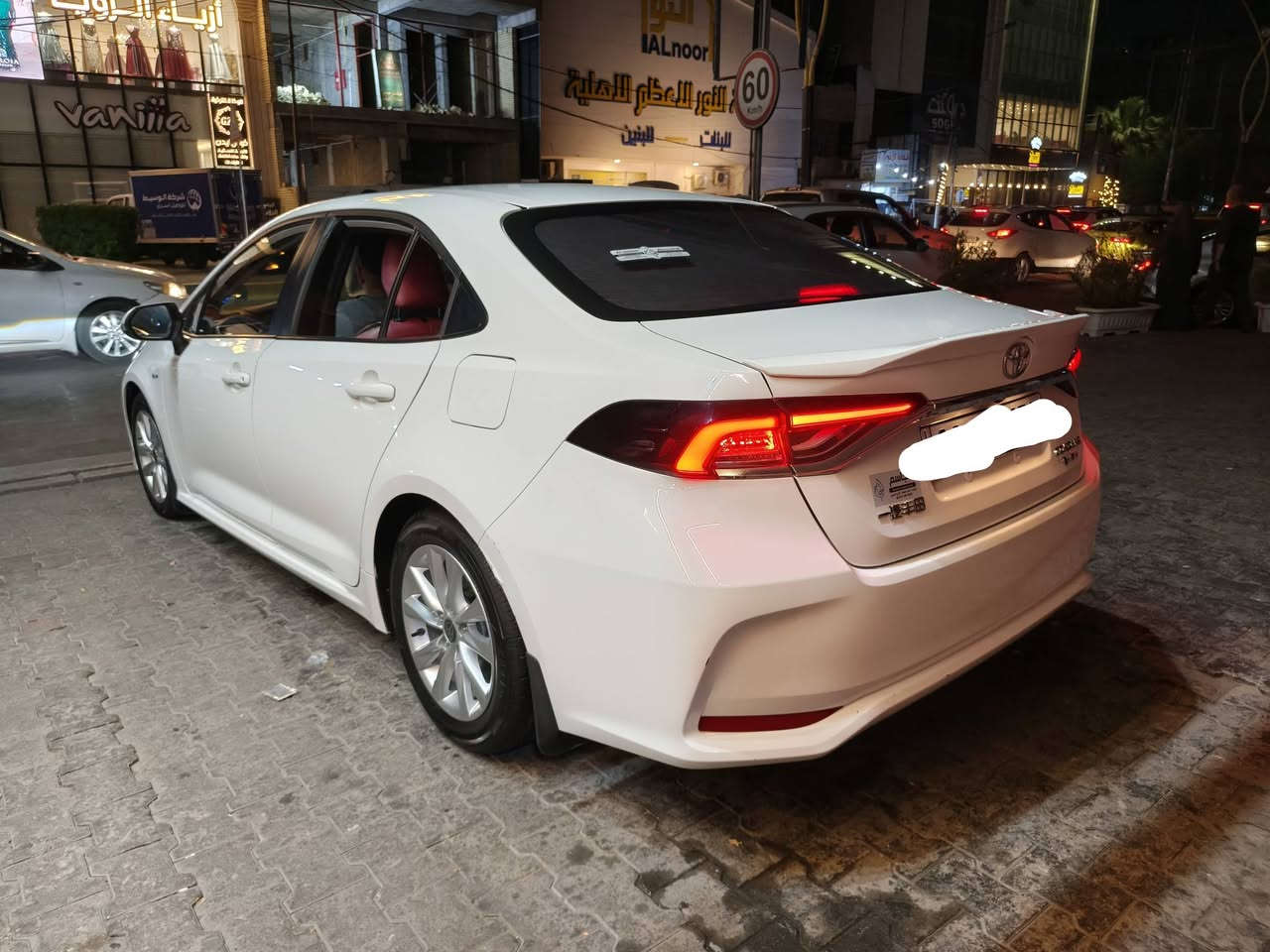 كورلا موديل ٢٤ ماشيه ١٩ ونص كفاله بيها رصعه بلباب الصدر السياره باسمي مواصفات داخل احمر كشن كهرباء سبايدر اصلي سياره مال شركة الجاسم سعرها ٢٣٥٠٠٠٠٠ مليون وبيها مجال بسيط 
رقمي *********** ابو حيدر
