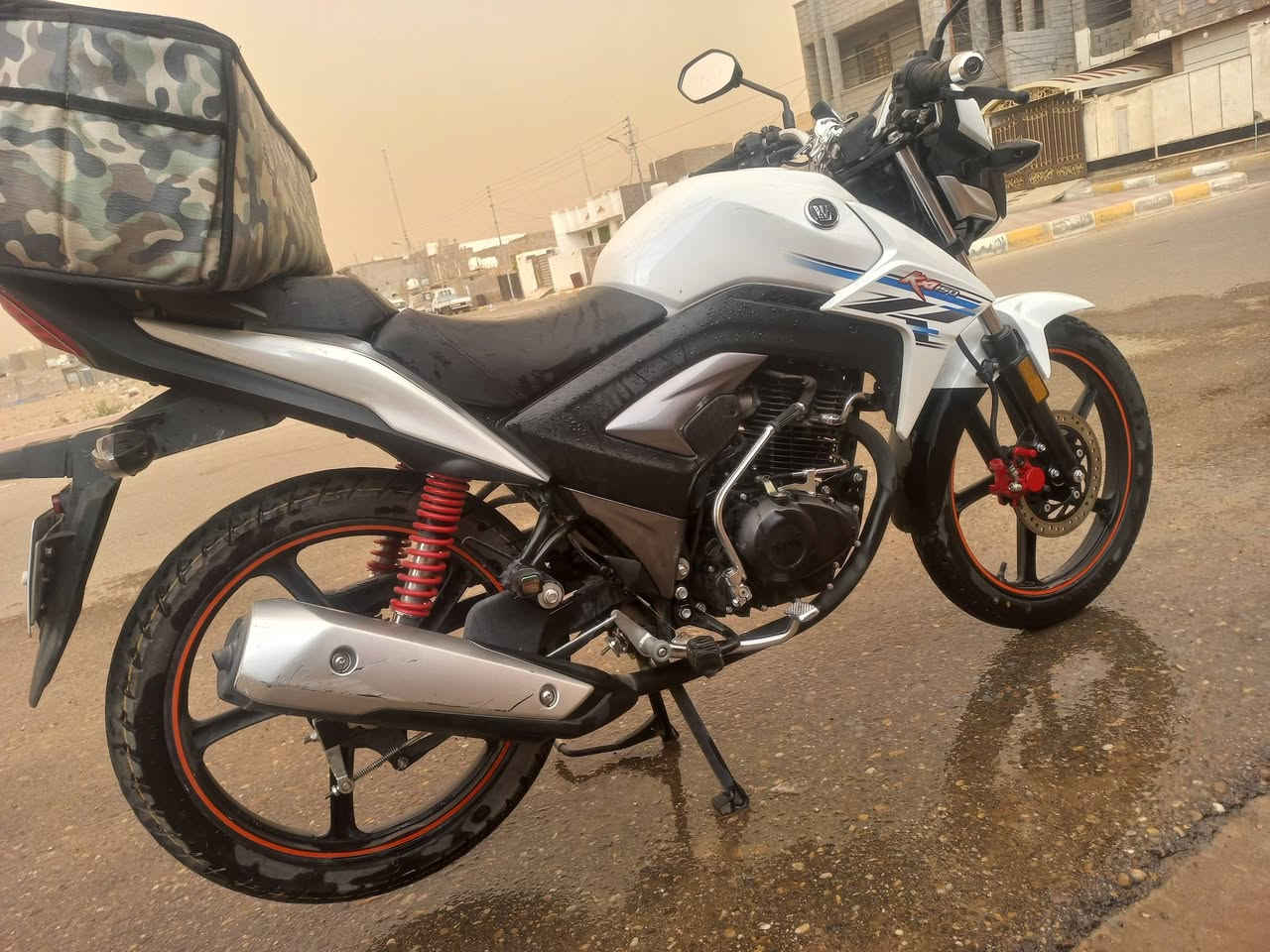 من رخصة صاحب الكروب 
للبيع نقدا أو بالتقسيط
ماطور نوع هاوجي موديل 23 مرقم وسنوية باسمي موطور مستخدم 6 أشهر شرط مكفول محرك واي شيء بيه الاتصال واتس ***********
