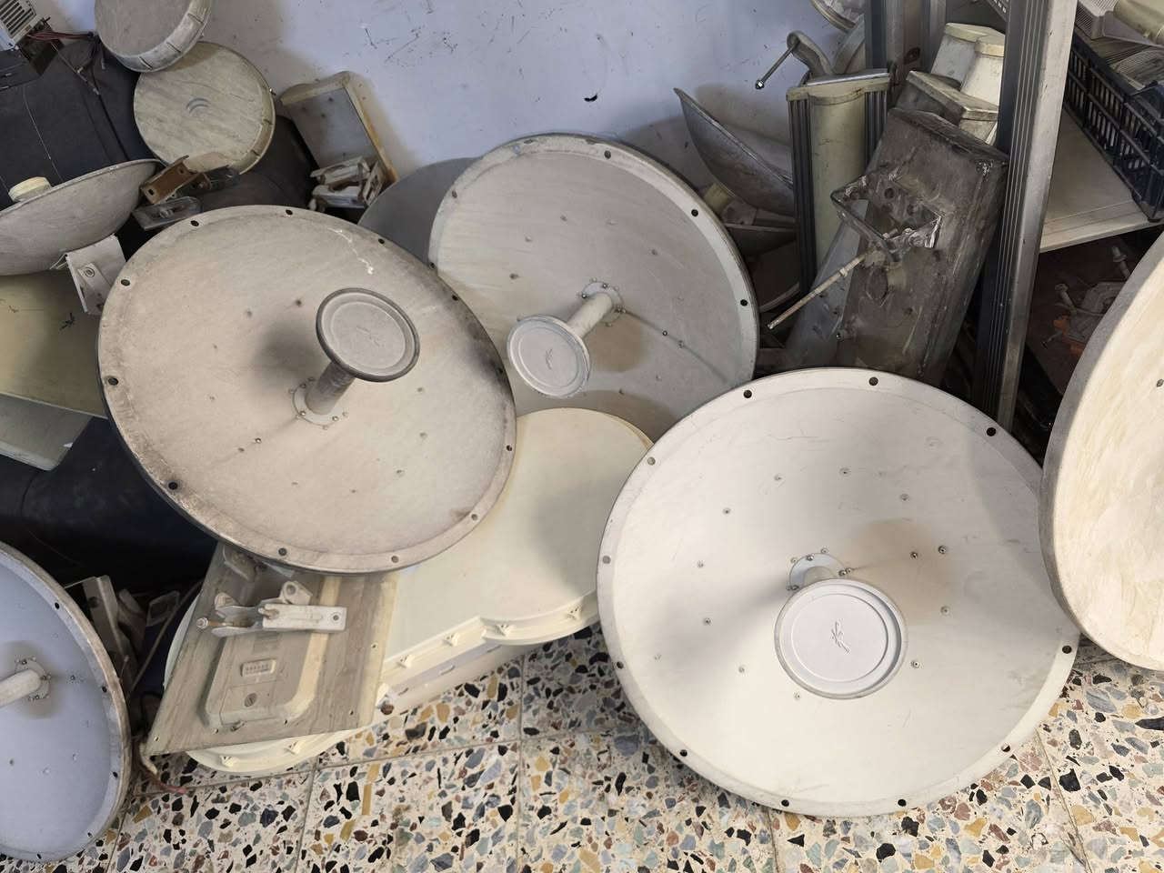 دش 34 ubnt
دشات 30 ubnt مع 912-6G
سكترات 120 ubnt مع روكت XW 
سكترات 90 ubnt مع روكت XW
سكترات 2.4 
بوربيم m5 400
912
912 تردد 6000
روكتات xm
نانو xw
نانو m2
سيسكو 2960 بورتين كيكا
سيسكو 2960 كله كيكا
بور بردج m5
عاكسة مكزما 850 
عاكسه مكزما 1500
دعسوقات بث
اومني ومتل
أرنب مايكروتك
اير فايبر 5u متضرر الكفر
951
انجكترات 1 كيكا مع المحولة

يوجد توصيل كافة المحافظات
***********
***********
