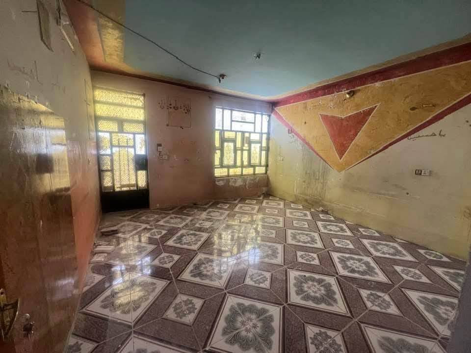 بيت للبيع 100 متر  زراعي عنوان حي النفط قريب على حسينيه ال صخيل  خدمات متوفره قرار محكمه سند 25 مسجل بالطابو  سعر 55مليون للاستفسار ***********
