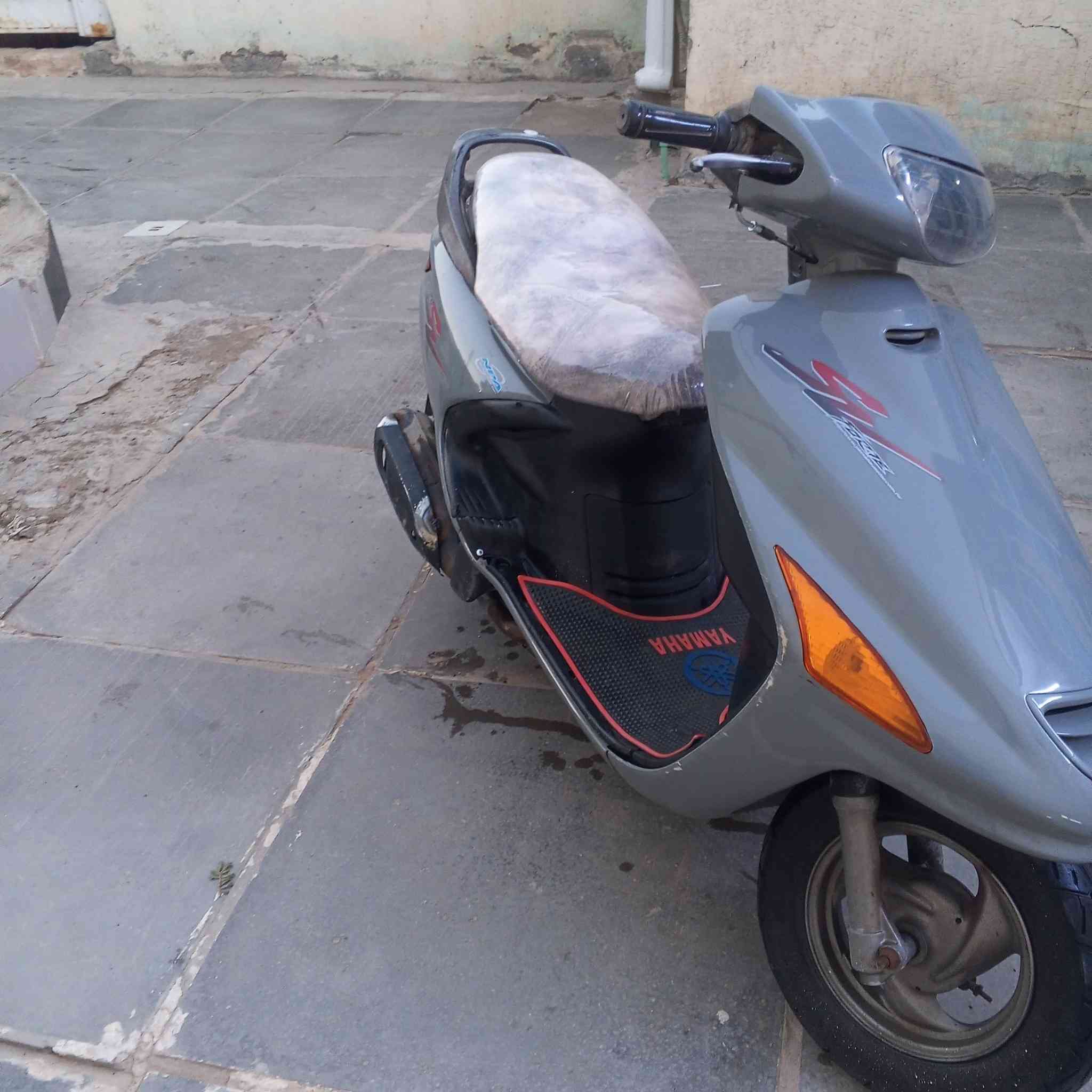 السلام عليكم دراجه فراشه نضيفه فول مواصفات كلشي مابيها السعر خاص *********** مكاني يم الجسر
