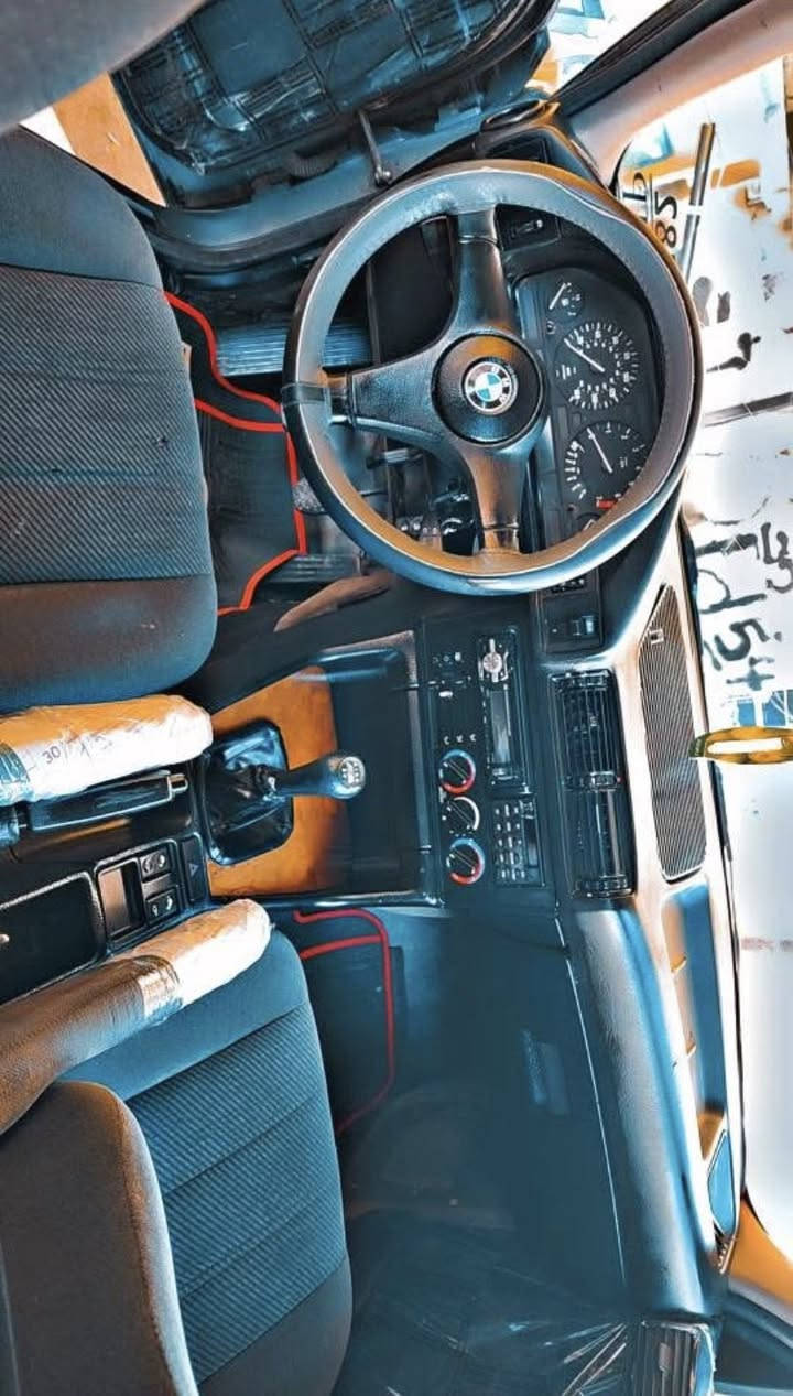 11ورقەو نیوی لەسەرە خەرامە. بۆ فرۆشتن گۆرینەوەش دەکەم525بیلاد گێر حادی مۆدیل1990ر.قم..*********** سحر49محاملە
