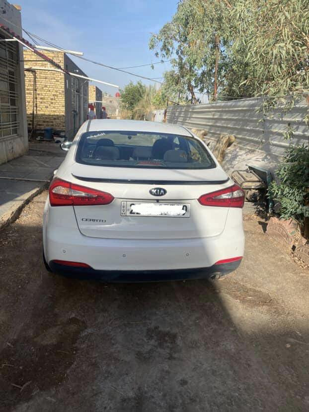 السلام عليكم
سيراتو 2014 رقم سليمانيه كفاله عامه   

  (فول عدا الفتحه )

1- حساس امامي  خلفي 

2-لد امامي خلفي 

3- ثلاث انظمه قياده (ايكو -سبورت - نورمن )

4-دسكات امامي خلفي 

5- خمس تجوات. 

6-حاكيه 

7-كير اوتوماتيك - عادي 

8-شفتات ستيرن 

9-ويل كروم 

عدد المسافه 172. حقيقي
 بال120  جرس 
سياره جديده كلها على وضع الشركه  سبير ما نازل 
السعر 135 مجالها قليل  مكاني ديوانيه مركز غير متواجد على الفيس 
للاتصال ***********
