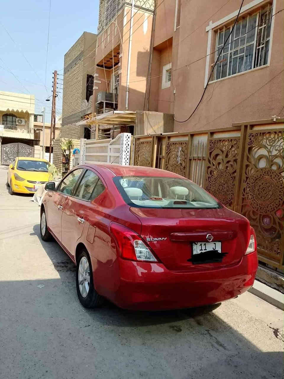 السلام عليكم ورحمة الله 
نيسان  صني  موديل 2012 شكل ال14
رقم بغداد سنوية بإسمي
مواصفات خاصة 
4جام كهرباء 
يدات داخل وخارج نيكل
بطاين بلاستك وقماش  
شاشة بلادية
مساند اماميه  وخلفية
تچاوي  بلاد 
ويل كب بلاد 
تحكم استيرن لون تيتانيوم 
گير مكينة صدر تبريد گشر كله ممتاز
مكان قرب العاب السيديّة  
ابو علي////‭0773 268 9251‬
