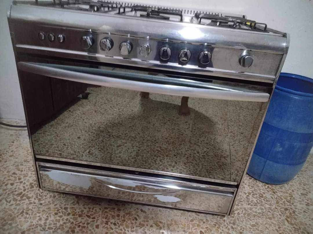 طباخ فرن 5 عيوان شغال كامل مع الفرن السعر 125 بيه مجال 
عنوان موصل الايمن المنصور


**إذا كنت صاحب هذا الإعلان وتريد حذفه لأي سبب، رجاءا أرسل رسالة إلى الدعم الفني**