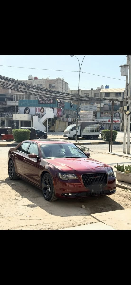 300 S
السياره
موديل 2021
دخول ضباط
ماشيه 42 الف ميل
حادث جانبي مثل ما موضح والبابين مبدلات بلادي ويل 20 تاير جديد بدون دواخل فقط ايرباك برده
منظومه زينون كامله
بانوراما 
السياره كلش نظيفه
رقم بغداد
العنوان بغداد
السعر 260 وبيها مجال
***********
