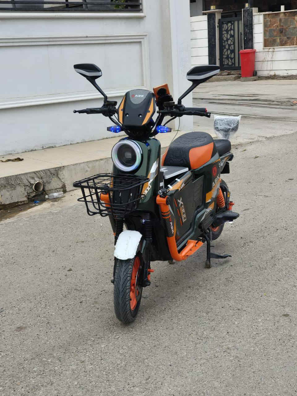 سلام وعليكم دراجه X900 لبيع فقط دراجه جديده قبل شهرين ماخذه الدراجه شخط مبيها فول مواصفات 2026
1_بصمه.
2_تشغيل عن بعد.
3_ لايت زينون ابيض واصفر.
4_ جنطه.
5_الدراجه 4 كير.
6_الدراجه تمشي بل شاشه 150.
وبعد اكو مواصفات أكثر السعر 650 وبي مجال مكان كركوك طريق بغداد رقم الهاتف *********** متواجد فقط واتساب ورقم
ملاحظه /ما متواجد فيس بوك
