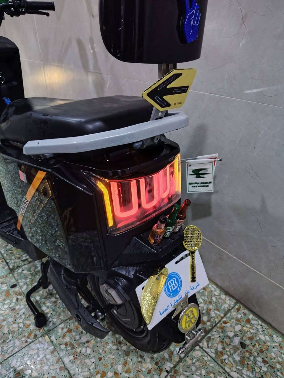 سلام عليكم دراجه سكنس مويدل 2026..
مستعمل شهر فقط .
6 بطاريات كبار .
نظام 3 سرع .
سرعه 110.
تشغل بصمة +كرت ..+لايت زنون ابيض عالي ناصي 
نظام رجوع لخلف R.
ملف 3000W .
دبل اشاره ..
تمشيك أكثر من 50 كيلو بل الشحنه الوحده .

السعر 750 ...... 🚩.مكاني ابو غريب مجاور مجمع بدور بغداد السكني .
***********
*********** متوفر واتساب
