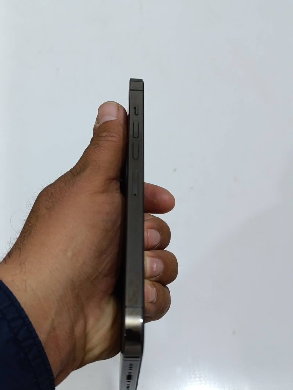 iphone 13 pro Max
فيس ايدي شغال 
مبدل شاشه+ بطارية 
256
امريكي نضيف 
سعره 500 بي مجال بسيط 
مكاني كوت مركز المدينة 

***********
