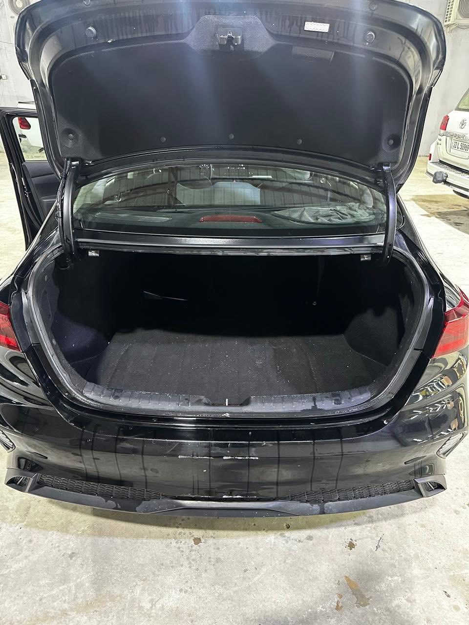 كيا فورتي موديل 2023
محرك دوش 2000

مواصفات نص فول 

مرايات إشارة

 تحكم ستيرن 

رادرات جانبية 

كاميرا خلفية 

 تتبع مسار و مانع تصادم امامي 

مثبت سرعة 

سيارة نظافة فول بدون صبغ تصليح بارد

السيارة باسمي حرة سنوية ل 2029

***********
