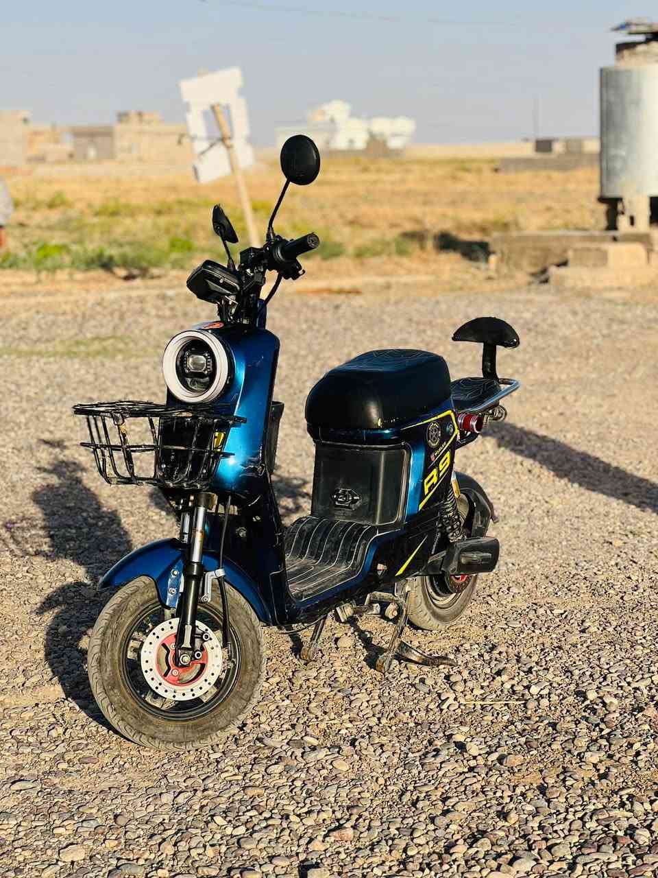 السلام عليكم ماطور شحن R9 للبيع موديل 2026 بطاريات حجم 32 الاصلي شرط بل شحن السعر 380 وبي مجال /***********
