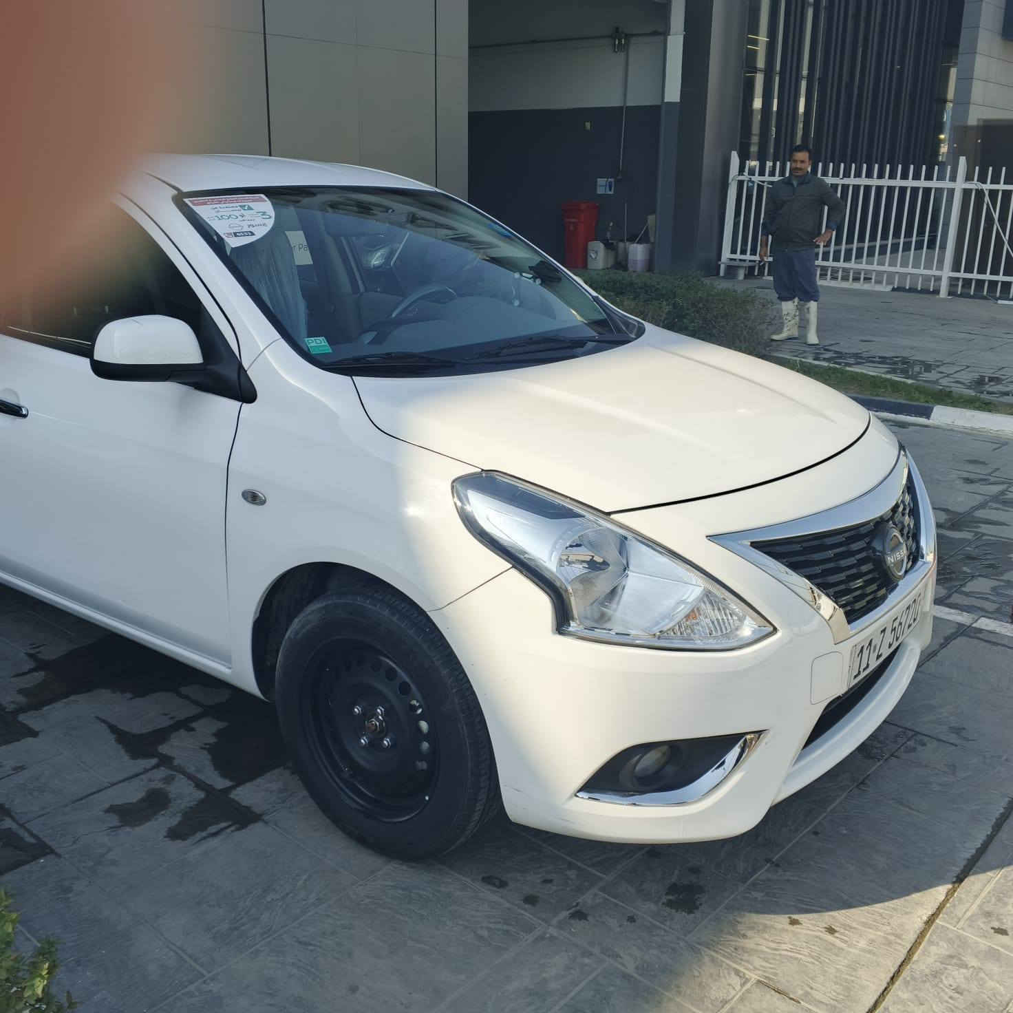 السلام عليكم نيسان سني هندي للبيع.
موديل ٢٠٢٤
دوشمة جلد رصاصي.
ماشية ٣١ الف
ضمان شركة السور
بيها طعجة بالصندوق ومصلحة على البارد.
مواصفات الهندي معرومة 
السيارة باسمي والتخويل ثاني يوم
السعر ١٢٥ وبيها مجال
الاتصال ***********
