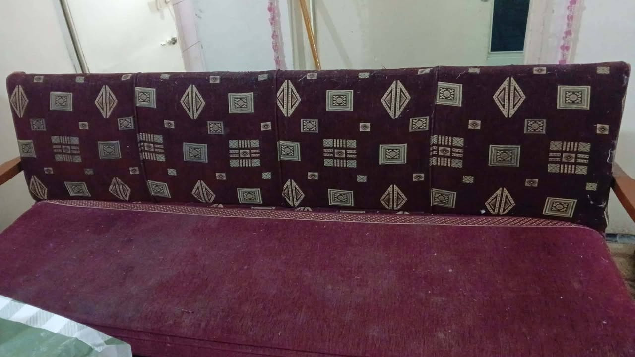 تخم نجاره عشره مقاعد. نظيف
سعره ١٥٠ 
حله شارع ستين


**إذا كنت صاحب هذا الإعلان وتريد حذفه لأي سبب، رجاءا أرسل رسالة إلى الدعم الفني**