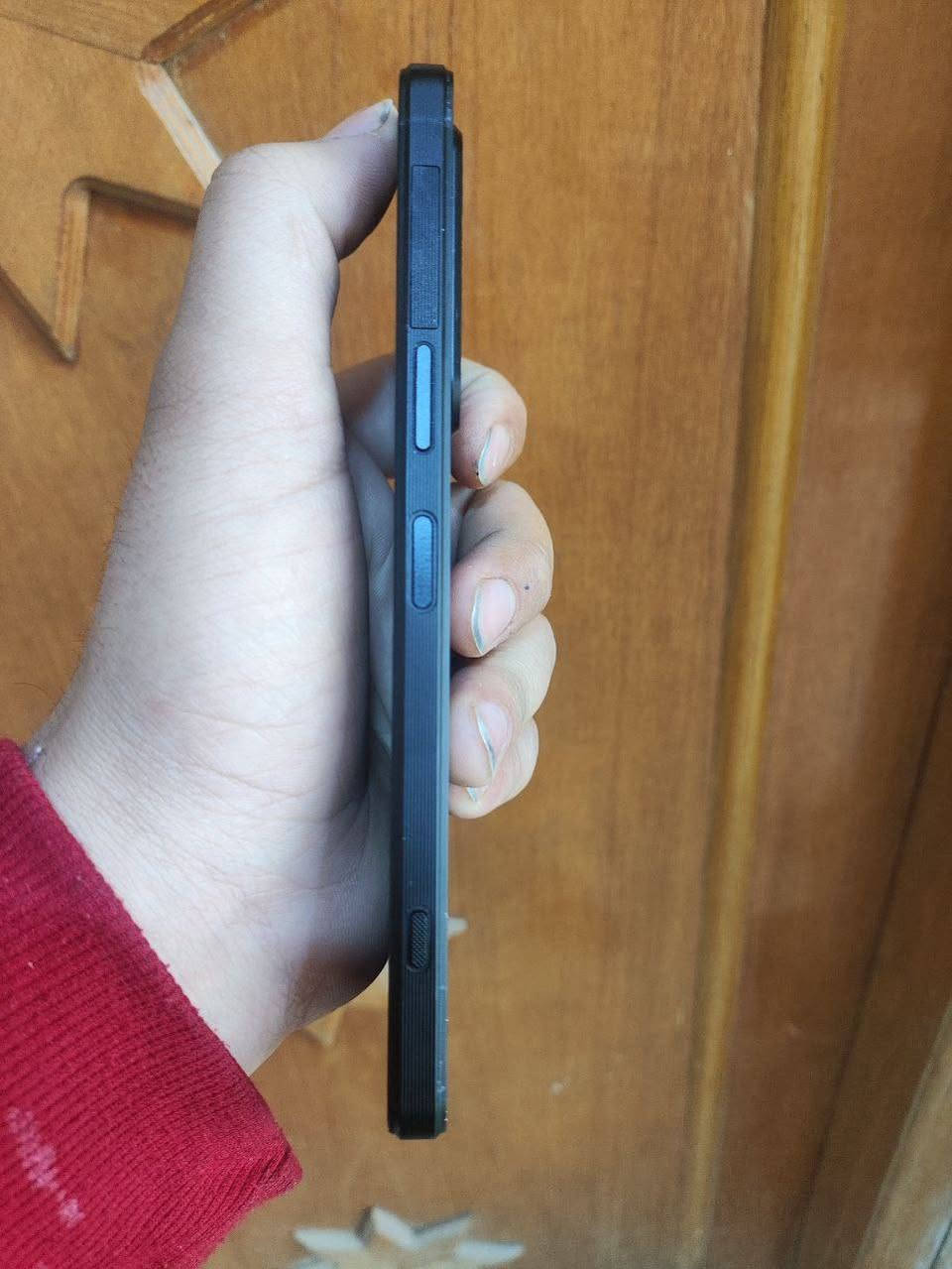 السلام عليكم جهاز سوني اكسبريا 1 مارك 5 ذاكره 256 رام 12 تردد شاشه 120Hz معالج سناب دراغون 8 جيل 2 بطاريه 5000 mah  كاميرا خلفيه ثلاثي MP 48  تقريب بصري 8
MP 12  تصوير فيديو حتى 4K 120fps ساعات ستيريو منفذ سماعات 3.5mm فقط بيه فطور زغار بلحافه موضح بصوره السعر 300 بيه مجال بسيط مكاني بابل  رقمي *********** عندي توصيل
