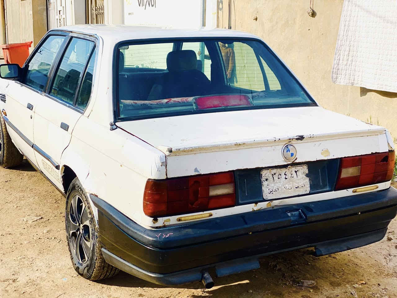 بي ام زعرة 
موديل 92. اربعة سلندر 
كير عادي. محرك فول + كير فول 
تخم تاير جديد. صدر نص عمر. نشاط فول 
كشرهة عايزة شوية ترتيب. 
دواخل زينة. بطاين جديد ارضية جلد 
كهربائيات شغالة حيل زينة. 
لايت اصلي مال كصة. نوزل جديد. 
الرقم فحص صلاح الدين. راعيهة موجود وبسامرة. يحول. مدفوع كمرك. 
السعر 18 وبيهة مجال.   
***********
