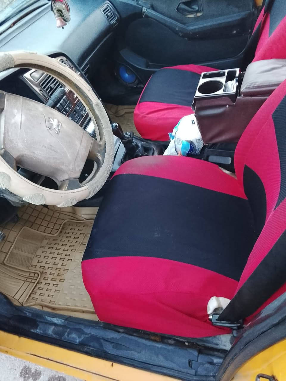 السلام عليكم بيجو باص 2010 جير مكينه مقفولات كفاله السياره لا ضربه ولا صبغ خير من الله راعيها ما اندله اتكفل سرقه وعشائر سياره جاهزه حتى جابرين شغاله رقم بغداد مكان السياره بغداد سنويه 28 السعر 15 بيها مجال قليل ***********
