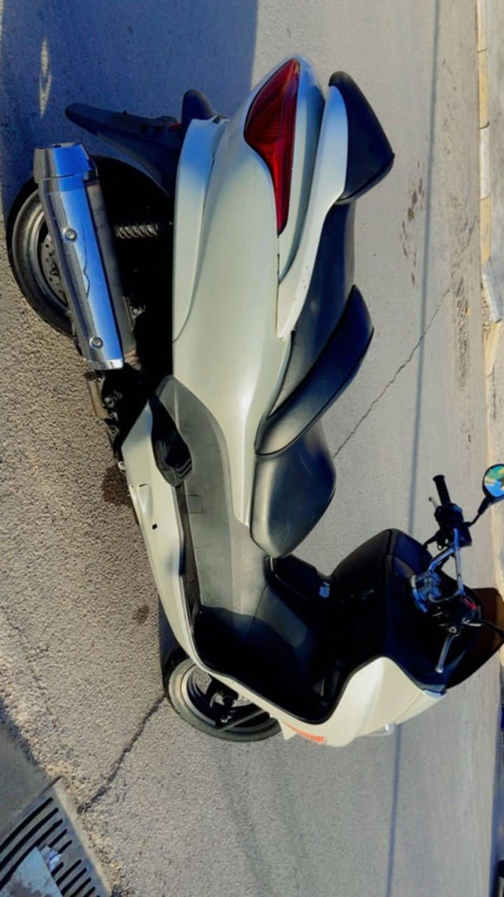 السلام عليكم دراجة فورزا 0/8 رمبة مكفولة
سعر مليون و 200 

***********
