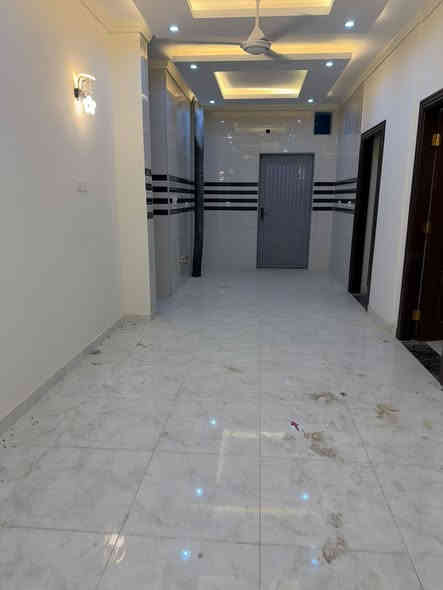 ✨ يتوفر لدينا 3 شقق للإيجار في حي بغداد ✨
📍 موقع مميز وقريب من الخدمات

🏡 تفاصيل كل شقة:
 • المساحة: 100 متر
 • غرفتين نوم
 • صالة واسعة
 • مطبخ
 • صحيات (حمام + تواليت)
 • بناء نظيف وتشطيب مرتب

💰 الإيجار الشهري: 600 ألف

📞 للاستفسار والتواصل:
مكتب عقارات الشموخ
***********
