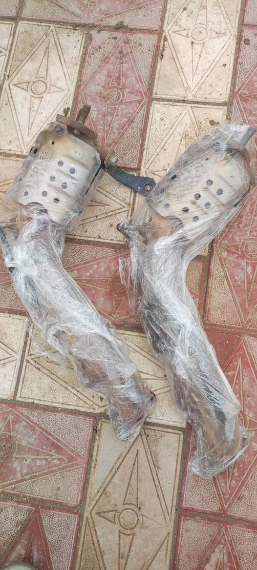 دكشن حار جهة السائق عدد 2 تفصيخ خليجي موهافي لوك سعر الواحد 300 الف يوجد توصيل ***********
