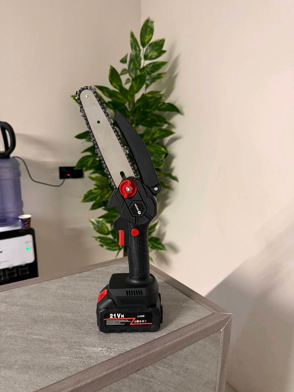 مع المنشار الكهربائي اللاسلكي 21V MAX،  تصميم خفيف، وبطارية ليثيوم قابلة للشحن حتى تشتغل بكل راحة

سارع للحجز قبل نفاذ كمية ***********
