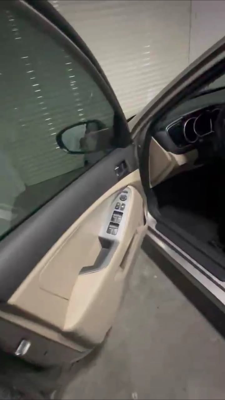 بەناوی خودای گەورە ❤
نمونەیە لە جوانی لـۆکک🔥.
بــــــــۆفـــــــــرۆشـــــتن 📢.
بڕاوەی دووبـەی 👑.
لــــۆۆۆۆۆۆۆۆک وەک شەریکە ماوەتۆ 📦📦.
سەیـەرەکە ماڵی دۆستە یەک دینار مەسرەفی تیا نەماوە سەقفـی شوشە نەبێ نەتەوێ
گێـڕ و مەکینەی وەشەرت سەوتی دیجتالی تیانیە 
پشت پێشی کەپسە  
لەڕاستی جوانترە نەک بڵێی بەس ڕەسمە
تـایەو ویـلی لۆکککک🛞🛞. 
ناو دەرەوەی لۆکە ماشاللە 
فوول مواسەفاتە  سەقف پانۆراما کوشن جلدو هیتەر 
زەمانی هەموو شتێکی ئەکەم👍🏻👌🏻.
مەکینەو گێڕی وەشەرتە تەبریدی سارد و گەرم جایزە
سەیارەکە مۆدێلی (2014)یە 
سەیارەی مەعرەز نیە ماڵی دۆستە
بەدوای عەیبا مەگەڕێ ڕۆن و پاتری تایەو ویلی   هەمموی جایزە  
یەک تەقەو ڕەقەی تیا نیە برێکی مەسبووتە 
کەمێ مەجالی برایانەشی تیایە
لە ڕانیە 
ئەوە ڕەقەمەکەمە یان ئەدم بۆ بنێرە لە خزمەتام موشتەری نیت سەری خۆت و منیش مەهێشێنە
***********
