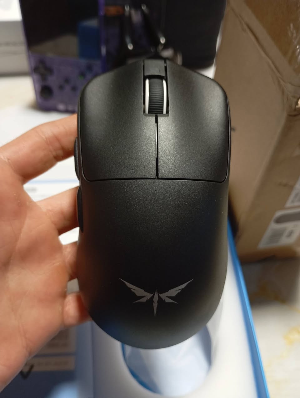 ماوسVGN Dragonfly F1 Moba

مزود بمستشعر بصري PixArt PAW3395 بدقة تصل إلى 26,000 DPI

تصميم مريح للألعاب الإلكترونية مع سرعة تتبع تصل إلى 650 IPS وتسارع 50G

سعره 30 للحجز خاص


**إذا كنت صاحب هذا الإعلان وتريد حذفه لأي سبب، رجاءا أرسل رسالة إلى الدعم الفني**