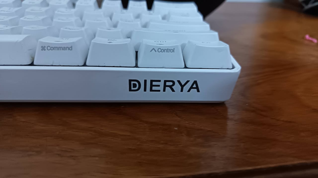 للبيع
كيبورد من شركة ديريا DK61SE ميكانيكي بلو سويتش
بيه هواي اوضاع RGB نفس ما موضح بالفيديو واكو اوضاع بعد تكدر تعلي وتنصي الاضاءة والسرعه هم
جديد غير مستعمل
اكتب سعرك بالتعليقات او اكتبلي اراسلك خاص لان مقفول


**إذا كنت صاحب هذا الإعلان وتريد حذفه لأي سبب، رجاءا أرسل رسالة إلى الدعم الفني**