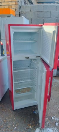 #ثلاجات #مستخدمه #للبيع نضيفات جدا  حجم كبير وصغير فووول تجميد وتبريد ...